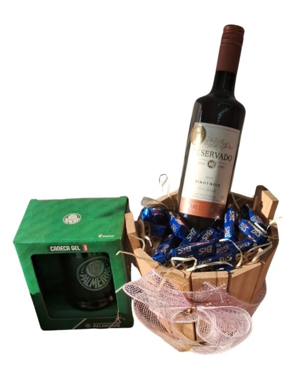 Cesta com vinho